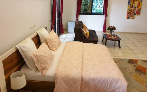 Executive Suite image 5
