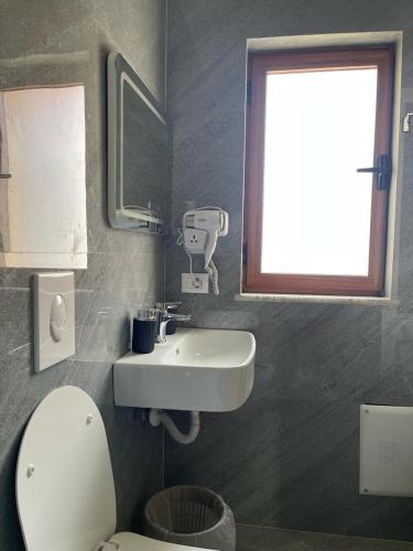 Hotel Villa Ferrari, Tirana (photo 6)