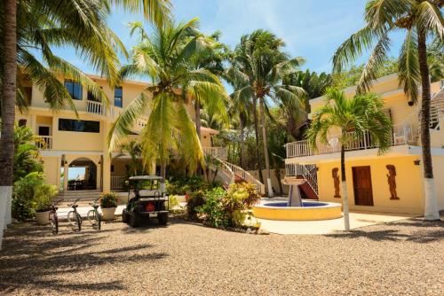 Plattegronden, Mission Bay - Large 5 Bedroom Oceanfront w Pier and Pool in Surfside