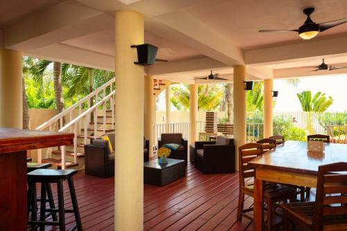 Plattegronden, Mission Bay - Large 5 Bedroom Oceanfront w Pier and Pool in Surfside