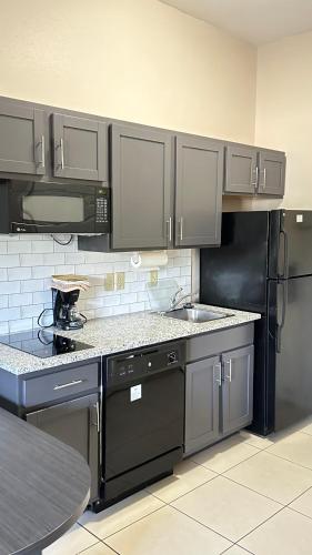 Candlewood Suites South Bend Airport an IHG Hotel - image 3