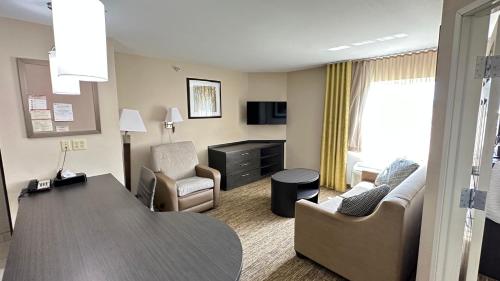 Candlewood Suites South Bend Airport