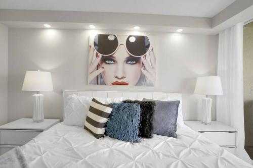 Superstar! Penthouse with Water and Park Views! - Tap to explore photos