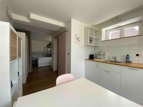  Chaleureux studio entre Neuchatel et Bienne, Pension in Le Landeron bei Thielle-Wavre