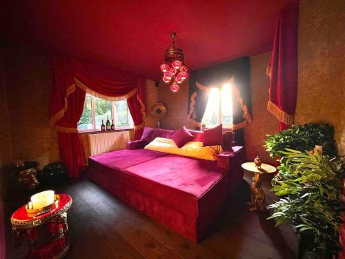 Modern Country Home with Cinema Room Overlooking Forestry gîte à louer Sharpthorne Tunnel