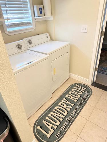 Minutes to the River Walk and the Alamo Pet Friendly Sleeps 8! in San Antonio, USA