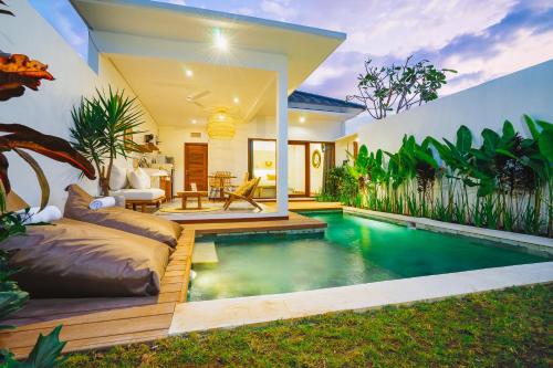 Villa Karina - Sumptuous 1BR Private Luxury Villa Walking Distance to Nyanyi Beach