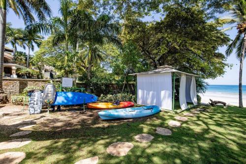 Palms 14 Luxury Beachfront Villa - image 2