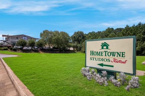 HomeTowne Studios by Red Roof Covington, GA