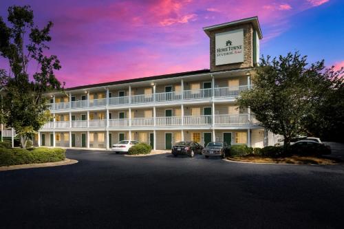 HomeTowne Studios by Red Roof Covington, GA