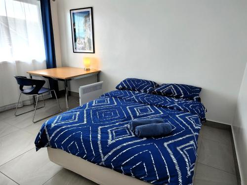 PROMO! Near Train Station, FREE WIFI!