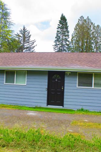 Cozy Hoodsport Duplex: 1BR 1BA-B - Apartment - Shelton