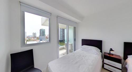 2 bedrooms, 4 beds