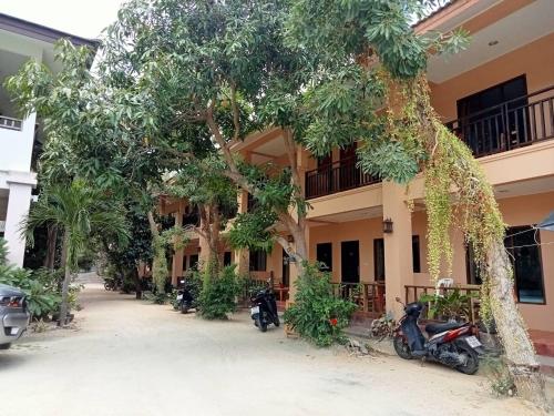 Bank Guesthouse, Haad Rin