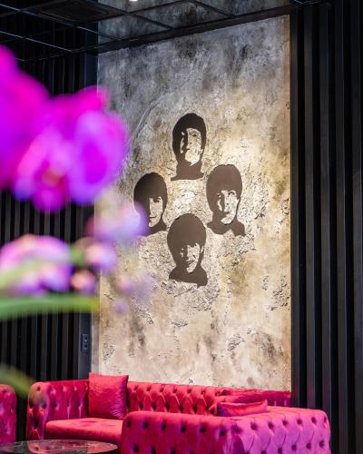 Előcsarnok, Hotel am Beatles-Platz near Millerntor Stadion