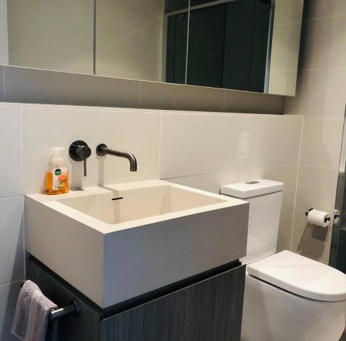 Sky Apartment - Realm Adelaide Room Type - One-Bedroom Apartment