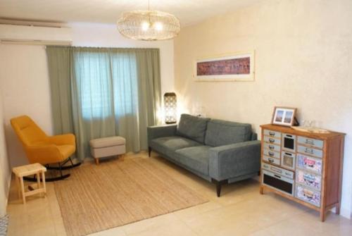 זמן מדבר, Micpe Ramon