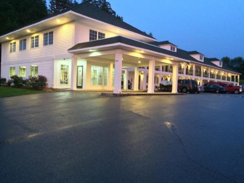 Hurricane Inn - image 7