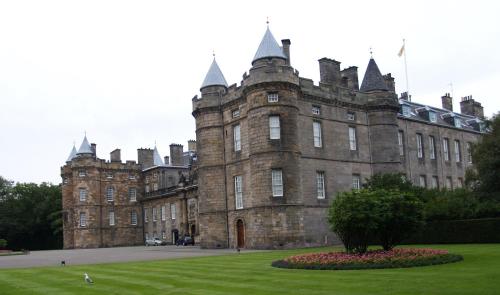 Niddry Street Apartments Edinburgh - image 10