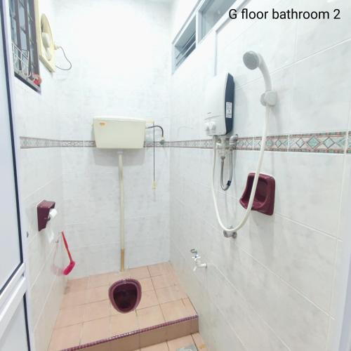 Double Storey 5 room Bukit Beruang -18pax Double Storey 5 room Bukit Beruang -18pax