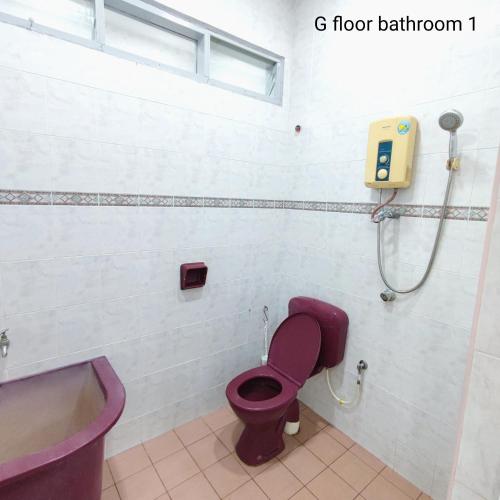 Double Storey 5 room Bukit Beruang -18pax Double Storey 5 room Bukit Beruang -18pax