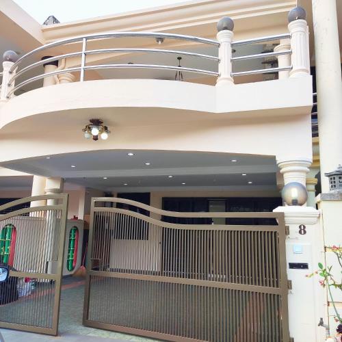 Double Storey 5 room Bukit Beruang -18pax Double Storey 5 room Bukit Beruang -18pax