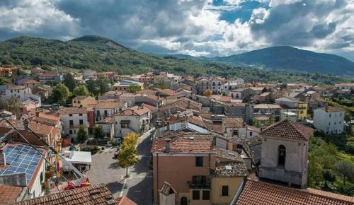 Tuvākā izklaides vieta, Vico Gioia in Roccasicura
