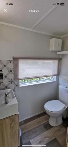 Bathroom, Mobile home sur camping 4 etoiles in Fourmies