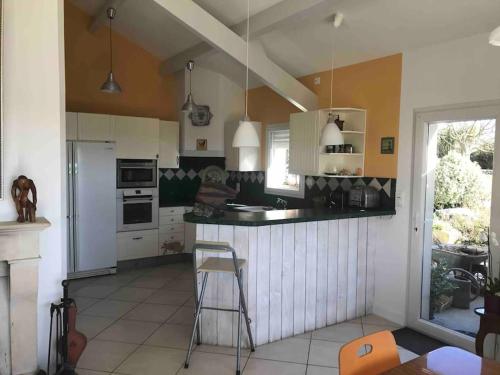 VILLA LES PIEDS DANS L’EAU ACCES DIRECT A LA PLAGE in L'Houmeau (Poitou-Charentes)