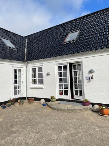 Entrance, Naturen tæt pa. Mærk stilheden! in Østervrå