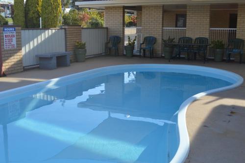 Top of the Town Motel Set in a prime location of Inverell, Best Western Top of the Town Motel puts everything the city has to offer just outside your doorstep. Featuring a complete list of amenities, guests will find their