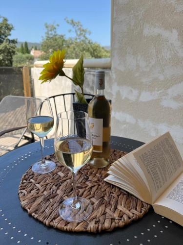 Faciliteiten, Appartement entre village et plages. in Le Mouranier