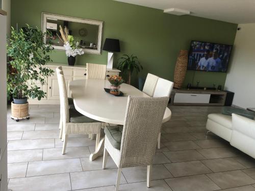 Superbe villa 4 étoiles au calme avec piscine et terrasse privée !!