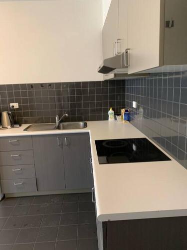 Melbourne 2 bedrooms unit for hire