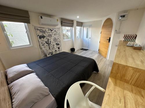 room detail thumbnail 0