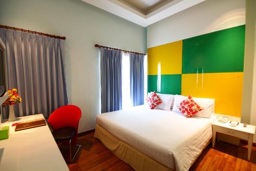 room detail thumbnail 1