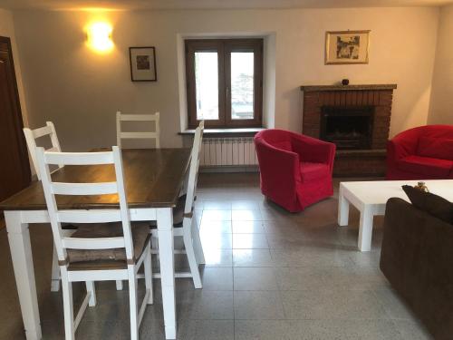  logement spacieux, avec vue sur Vallée. in Pont-Saint-Martin