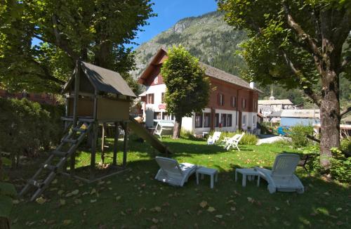 Létesítmények, Les Touristes in Abondance