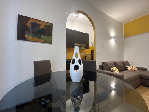 Rapallo Lounge housing