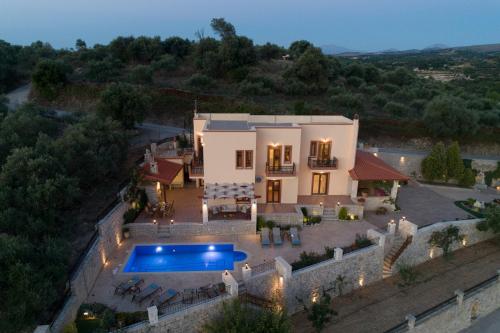 Ageri Traditional Villa - image 12
