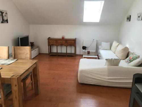 Schöne Ferienwohnung im Voralpenland (Schone Ferienwohnung im Voralpenland) in Pfaffing (Bavaria)