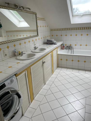 Schöne Ferienwohnung im Voralpenland (Schone Ferienwohnung im Voralpenland) in Pfaffing (Bavaria)