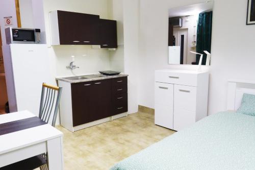 Konyha, STUDIO STUDIO + in Verbász