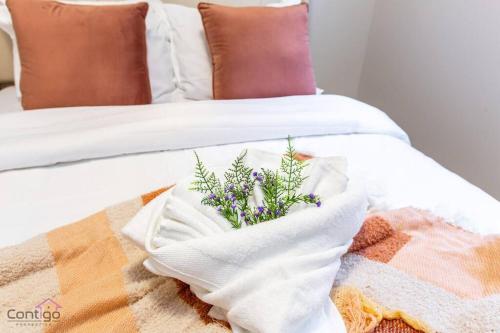 Orchards Retreat, Pet Friendly, Sleeps 10, Near Airport photo 2