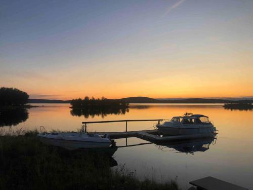 Upea Villa Lapin Kulta hirsihuvila Inarijärven rannalla