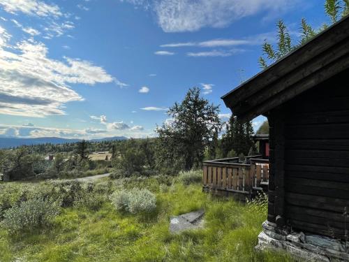 Сад, Elveseter - log cabin with an amazing view in Рынгебу