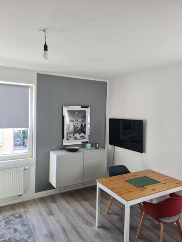 クレーフェルト Schone 2 Zimmer Apartment City, Netflix &Prime 2つ星 シングルルーム 眺望