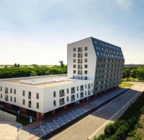 New air-conditioned apartment 5 minutes by walk from the airport with free garage parking, Bratislava (fotografie 3)
