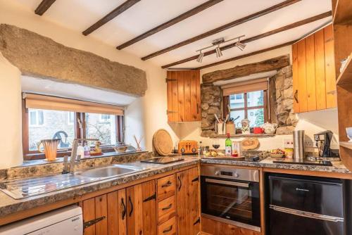 Westside Cottage, Newby Yorkshire Dales National Park 3 Peaks and Near the Lake Disrict, Pet Friendly