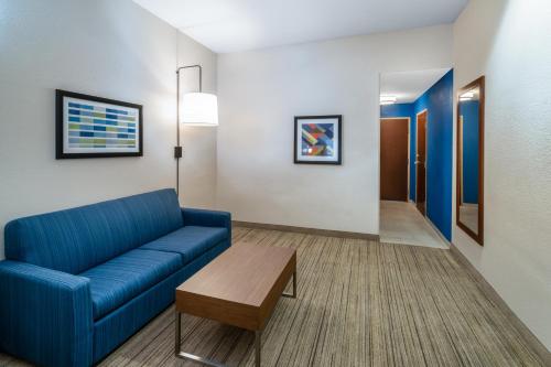 Holiday Inn Express Hotel & Suites Talladega by IHG in Talladega, USA